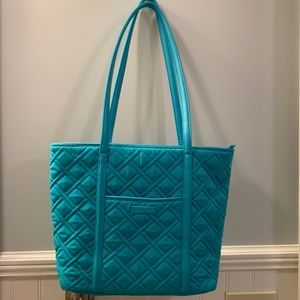 Turquoise Vera Bradley Shoulder Bag. 🦋